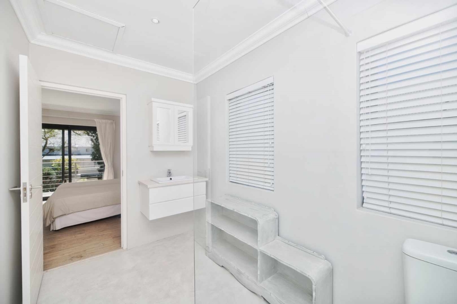 4 Bedroom Property for Sale in Fernkloof Estate Western Cape